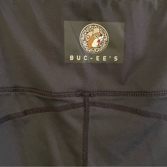 Women’s Buc-ee’s black with cheetah animal print accent leggings Large - Picture 3 of 4
